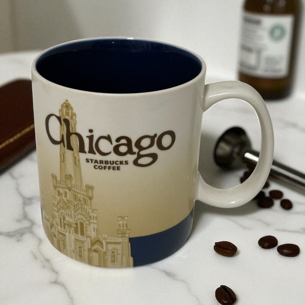Starbucks Chicago Skyline Global Icon Coffee Cup Mug Collector Series 2009 16 oz
